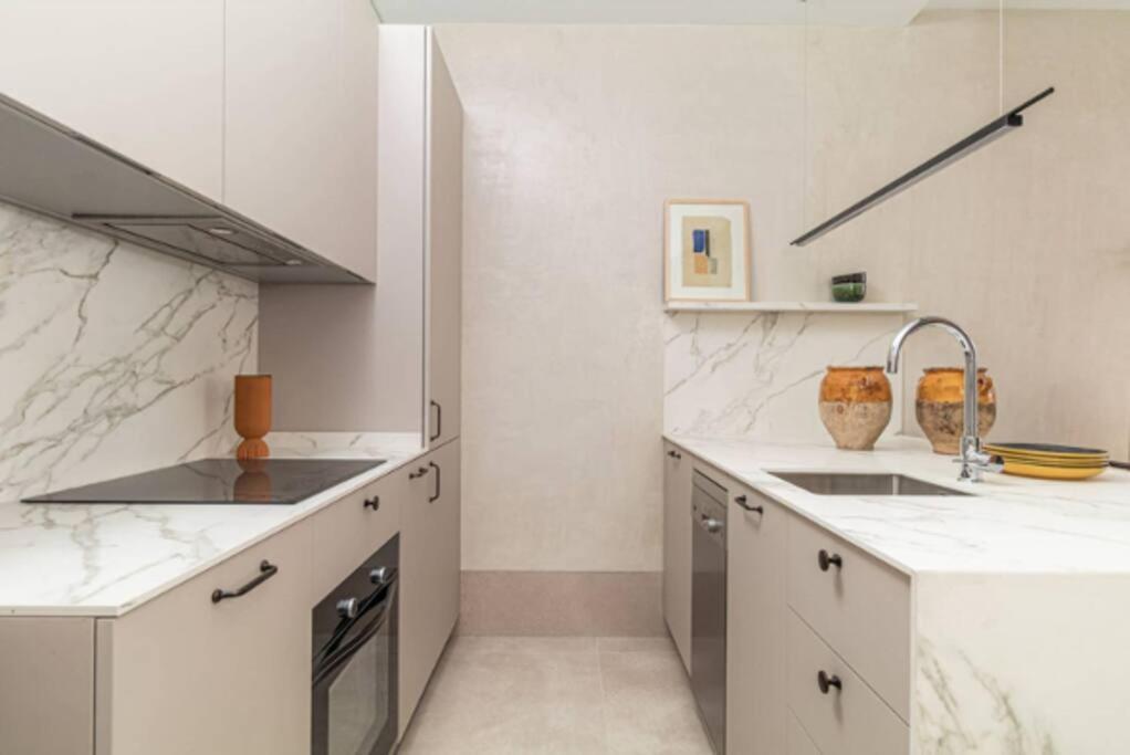 Ferienwohnung Apartamento Exclusivo En Neptuno Madrid Exterior foto